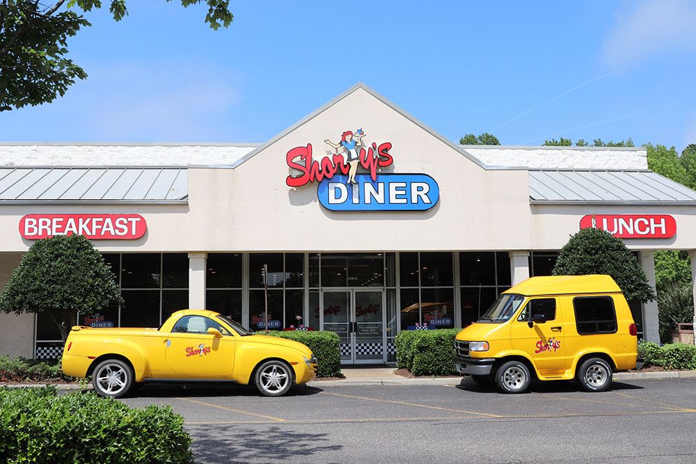 Shorty's Yorktown.jpg with Cars